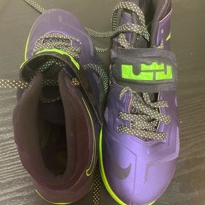 Lebrons sneakers